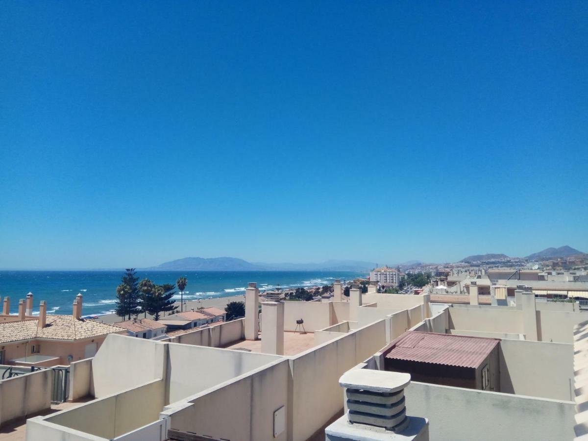 Precioso ático en Torre de Benagalbón a 20 metros del mar. Apartamento Exterior foto