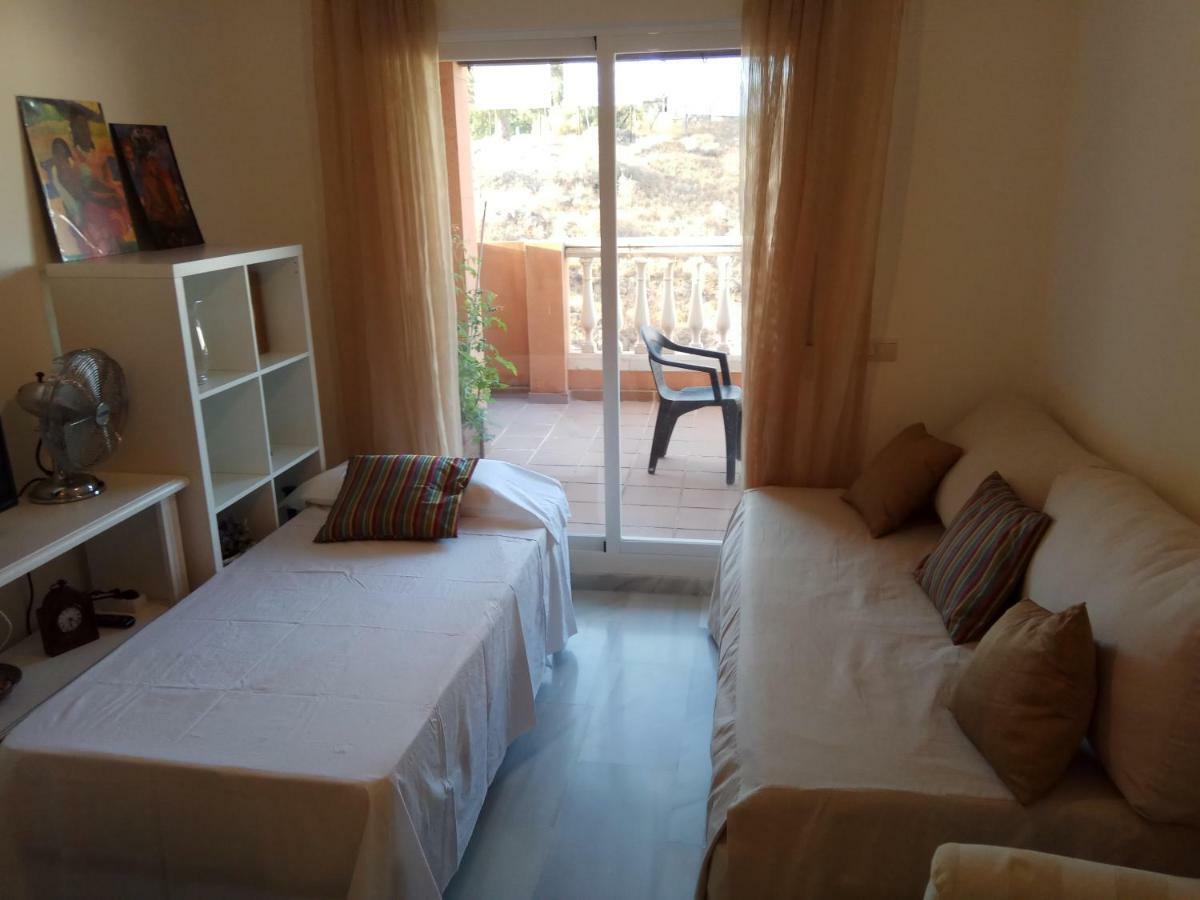 Precioso ático en Torre de Benagalbón a 20 metros del mar. Apartamento Exterior foto